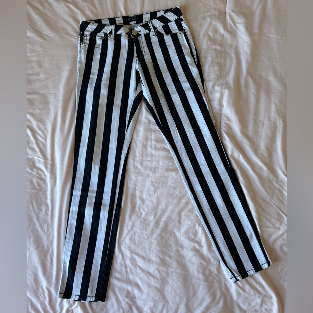 Women's Black & White Vertical Stripe Skinny Jeans